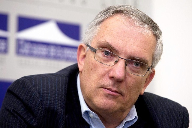 Guy Mettan à Algeriepatriotique : «Un discours va-t-en-guerre est savamment distillé en Occident»