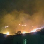 Photo de l'incendie prise par un habitant de Béjaïa. La ville suffoque. AP