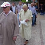Des fidèles sortant de la mosquée de Saint-Etienne après avoir accompli la prière. D. R.
