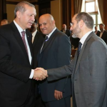 Le président du MSP, Abderrezak Mokri, avec Recep Tayyip Erdogan. D. R.