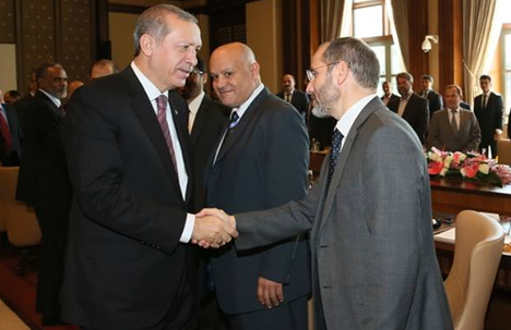 Le président du MSP, Abderrezak Mokri, avec Recep Tayyip Erdogan. D. R.