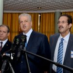 Le Premier ministre, lors de sa visite à la délégation algérienne à Sidi Moussa. New Press