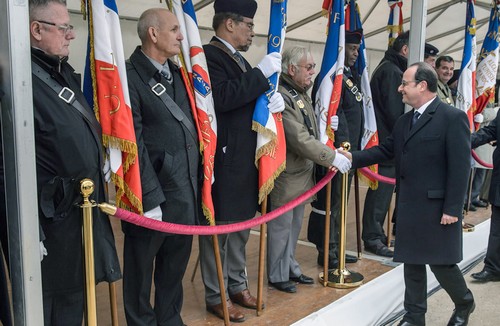 Hollande lors de la cérémonie en hommage aux harkis. D. R.