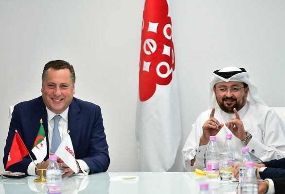 Hendrik Kasteel et Waleed Mohamed Al-Sayed au siège d'Ooredoo-Algérie. D. R.