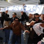Manifestation d'activistes de la CNDDC dont Tahar Belabbas est membre. New Press