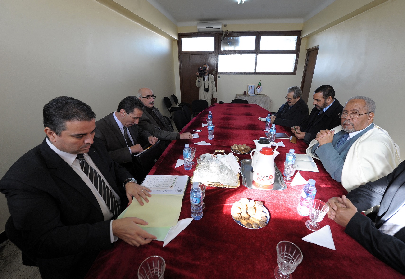 Youcef Betatache (à gauche) avec Mohamed Nebbou et Rachid Halet. New Press