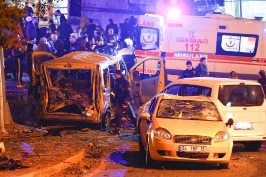 La cible de l'attaque était un bus des forces de l'ordre. D. R.