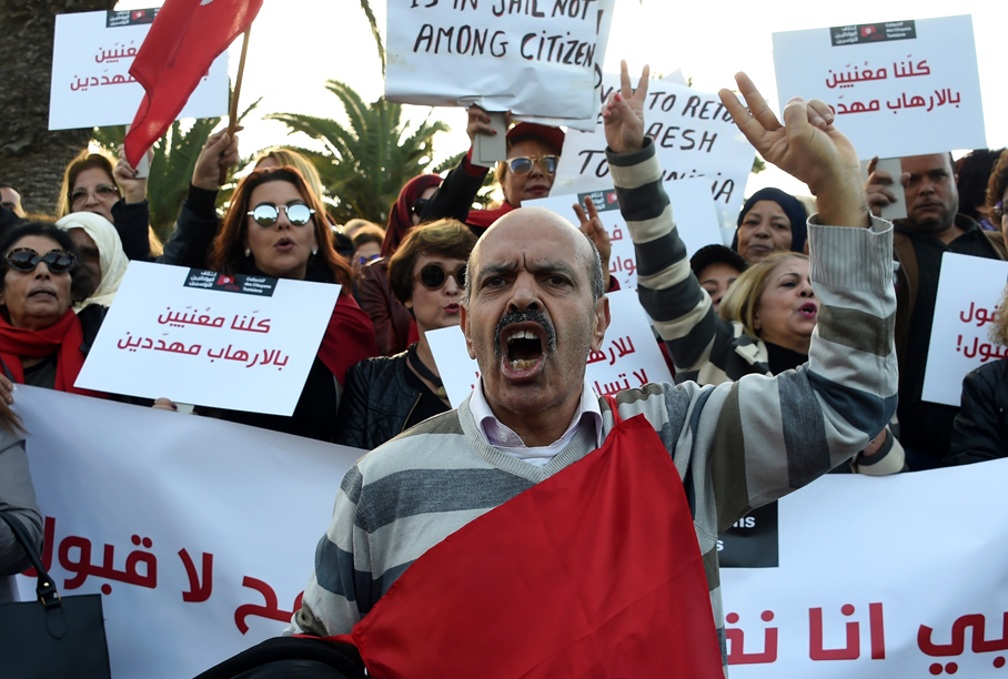 Les manifestants ont scandé plusieurs slogans, tel que «Ghannouchi assassin»... D. R.