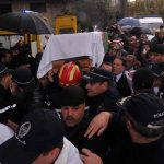 Une foule nombreuse a assisté à l'enterrement du défunt Bakhti. New Press