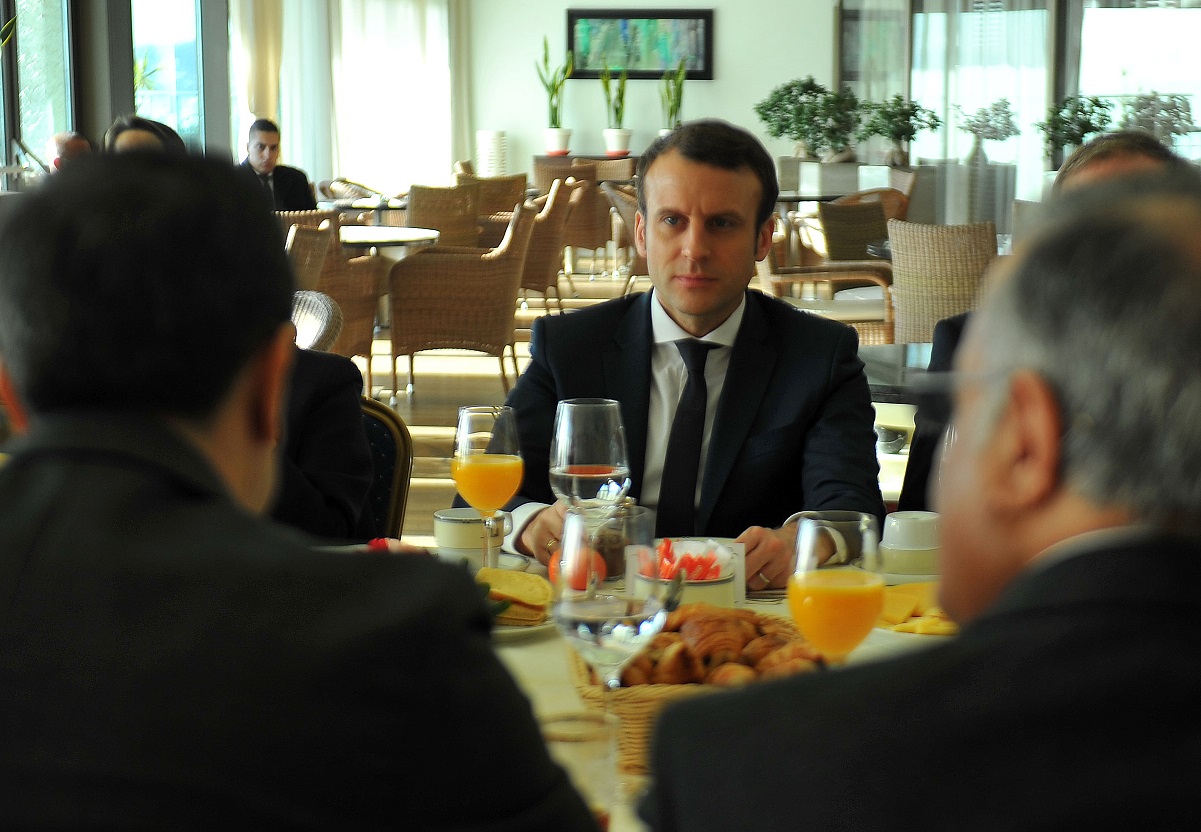 Macron lors de sa visite à Alger. New Press