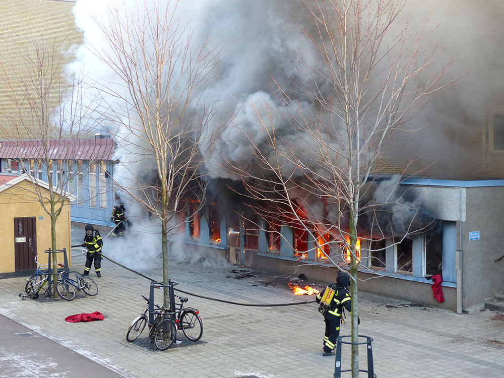 Une mosquée incendiée en Suède. D. R.