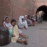 Des familles marocaines mendient dans la partie cachée de Marrakech. D. R.