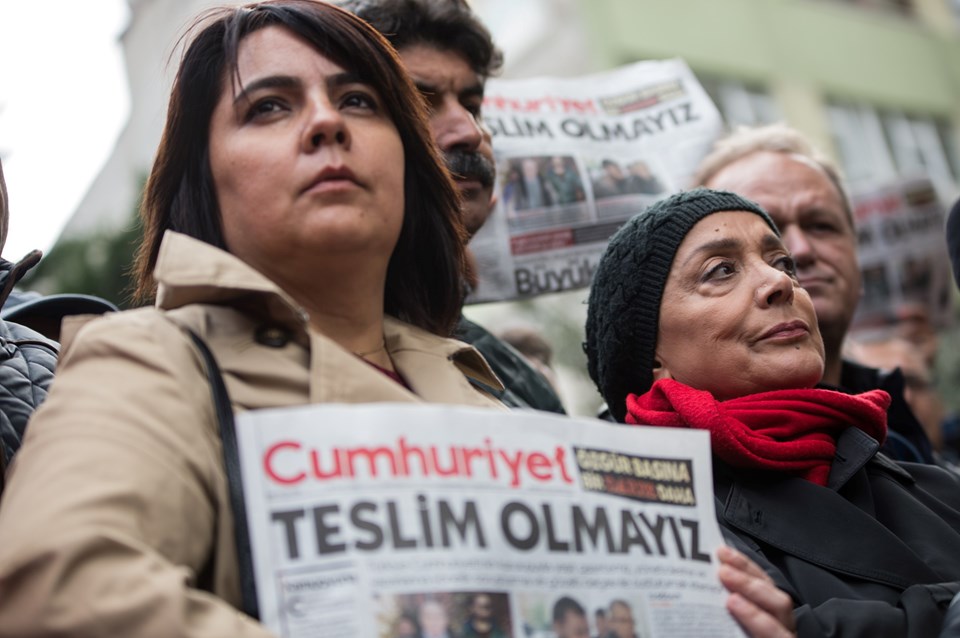 Manifestation de soutien aux journalistes de Cumhuriyet. D. R.
