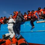 Les navires humanitaires sont dépassés. D. R.