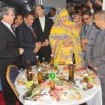 La ministre mauritanienne du Commerce visitant un stand algérien. D. R.