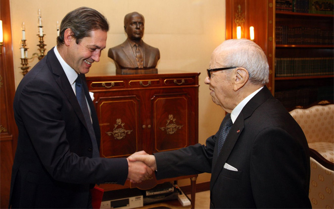 Riadh Mouakher avec le président Essebsi. D. R.