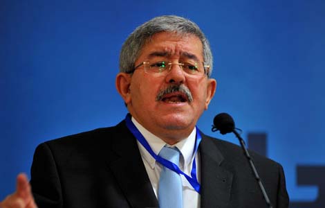 Ouyahia se félicite de la consolidation de la liberté de la presse en Algérie. New Press
