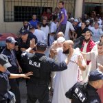 Des extrémistes conduisant une manifestation interdite à Alger, en 2103. New Press