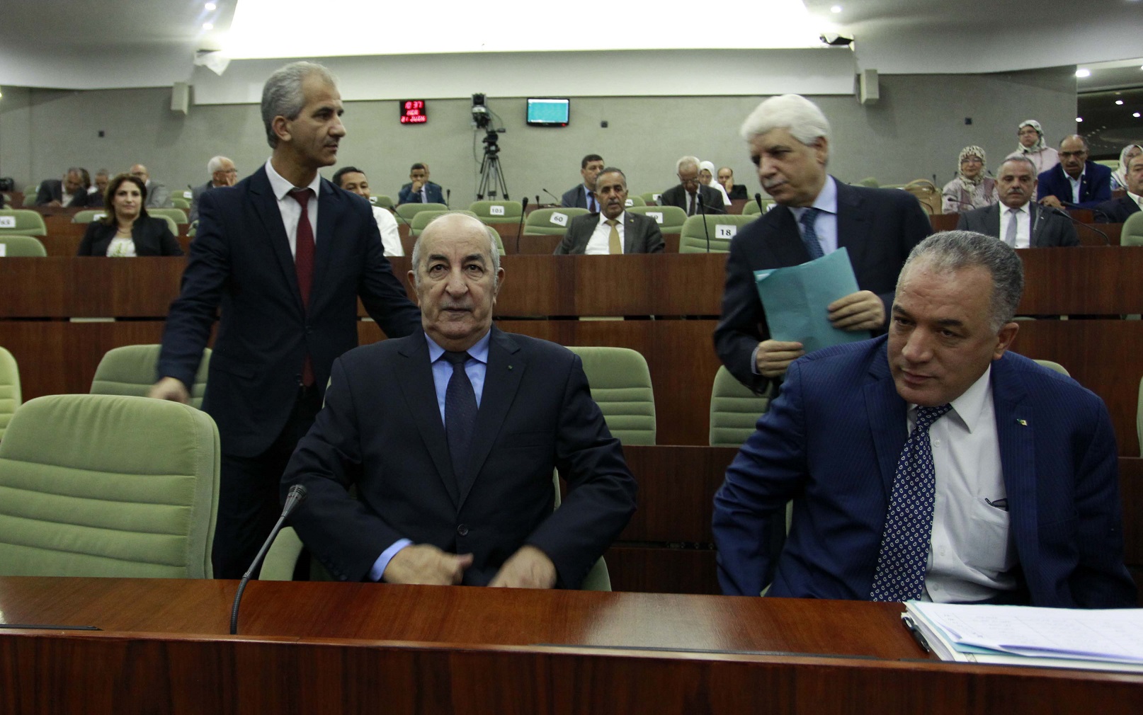 Abdelmadjid Tebboune, Abdelmalek Sellal, Ahmed Ouyahia, gouvernement