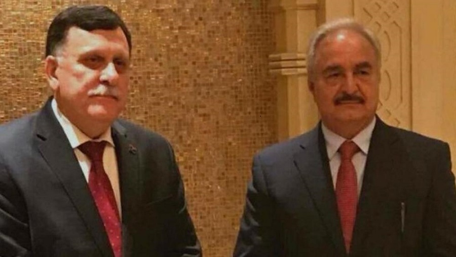 Le président Al-Sarraj en compagnie du maréchal Haftar. D. R.