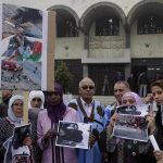 Sit-in devant le tribunal militaire de Rabat en avril 2013. D. R.