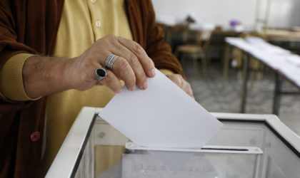 Un groupe d’universitaires appelle à une élection présidentielle anticipée