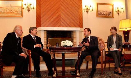 Le président Bouteflika reçoit le Premier ministre russe Medvedev
