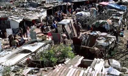 La misère au Maroc : attaque et pillage collectifs d’un camion transportant des boissons