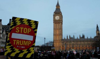 Grand rassemblement anti-Trump devant l’ambassade des Etats-Unis à Londres