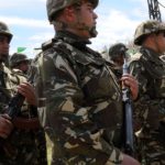 Cinq éléments de soutien aux groupes terroristes, en possession d'armes à feu, ont été arrêtés lundi à Batna par un détachement de l'Armée nationale populaire (ANP) et des éléments de la Gendarmerie nationale