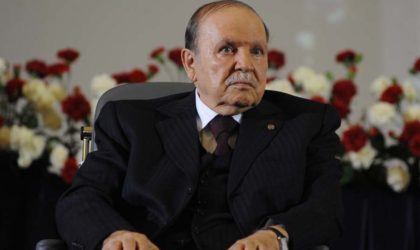 Bouteflika préside une réunion du Conseil des ministres