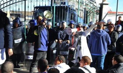 Les forces de l’ordre empêchent les médecins résidents d’organiser une marche dans la capitale