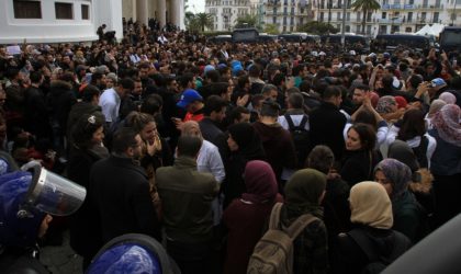 Fronde : Bouteflika va-t-il sacrifier ses ministres ou la paix sociale ?
