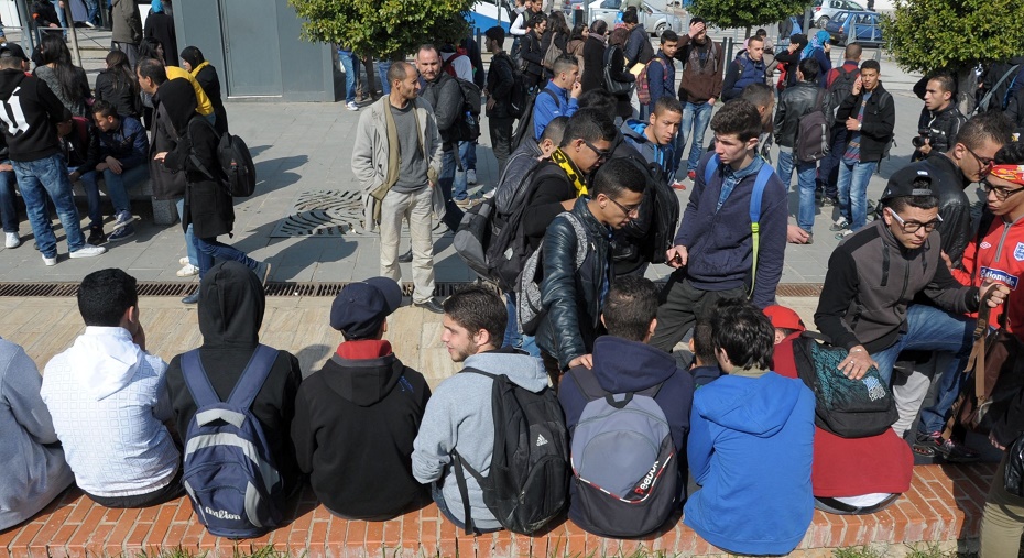 lycéens Alger sit-in enseignants révoqués