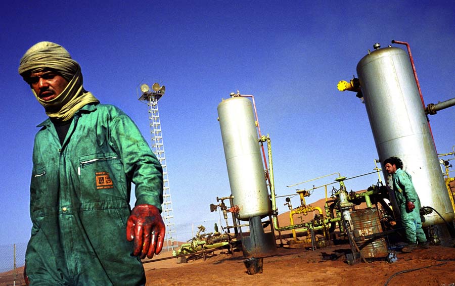 Le pétrole se prépare à son premier gain hebdomadaire en février