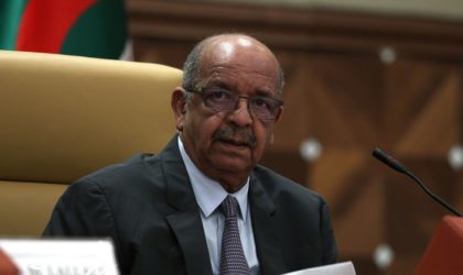 Abdelkader Messahel s’entretient à Paris avec son homologue français