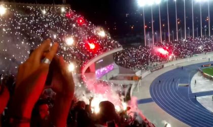 Les supporters de l’USM Bel-Abbès nettoient les gradins avant de quitter le stade