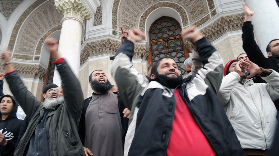 extrême-droite française ONG migrants familles des disparus