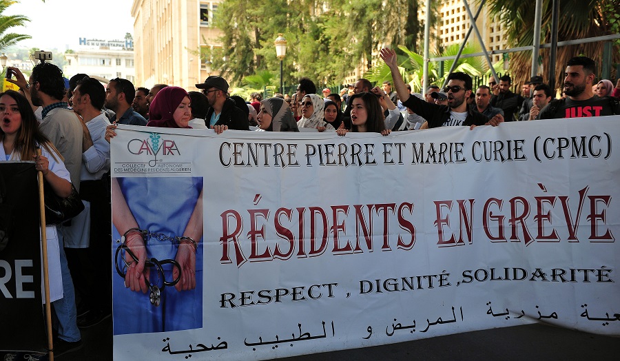 Grève des médecins résidents : les chances du dialogue hypothéquées
