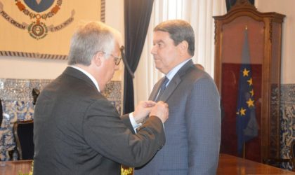 Hamel décoré de la médaille d’excellence de la police portugaise