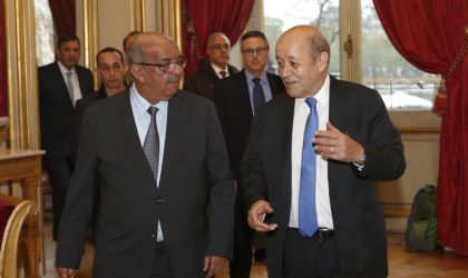 Entretien téléphonique Messahel-Le Drian sur les processus de paix malien et libyen