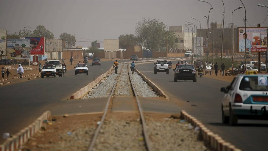 un prêtre, Bomoanga, Niger