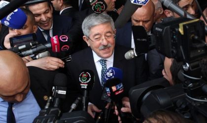 Mise en place de l’Académie de la langue amazighe : la promesse ferme d’Ouyahia