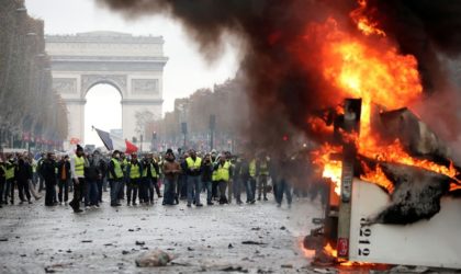 Gilets jaunes : incendies dans les rues de Paris