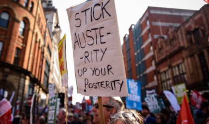 Londres : des dizaines de manifestants anti-confinement interpellés