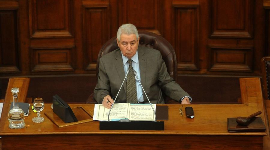 Installation des nouveaux membres du Sénat : un report et des interrogations