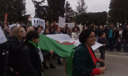 Béjaïa : 200 000 manifestants contre le cinquième mandat