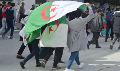 Des lycéens et des collégiens manifestent à Annaba