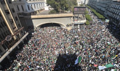 Marée humaine du vendredi 15 capturée grâce a un drone à Alger