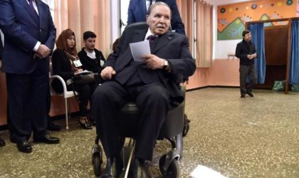 Pourquoi l’article 102 de la Constitution ne suffira pas à destituer Bouteflika